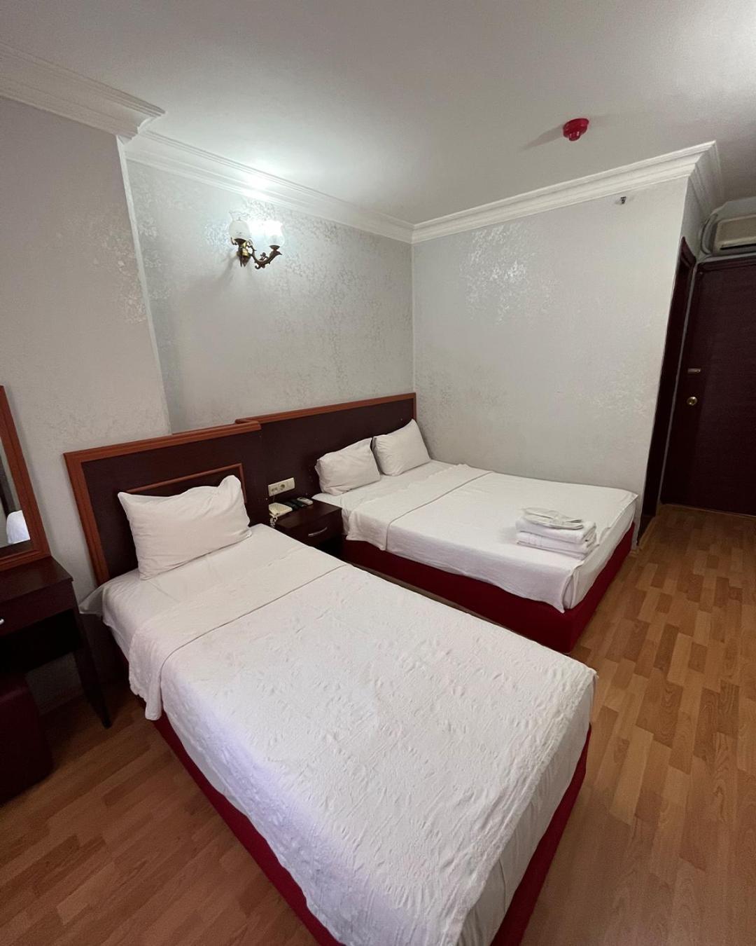 Red White Hotel Istambul Exterior foto