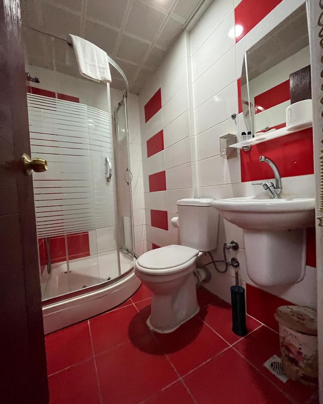 Red White Hotel Istambul Exterior foto